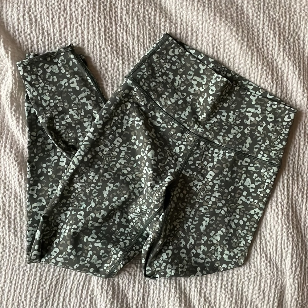 Aerie Move Green Leopard / Animal Print Leggings // Size S